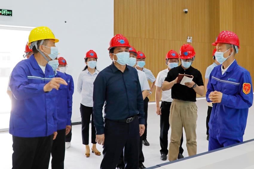 市委书记罗联峰到临新蓝天调研